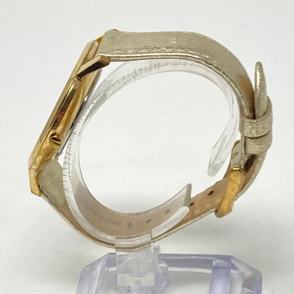 Vince Camuto Women's Watch 40mm Floral Dial Gold Tone Leather New Battery 8.25